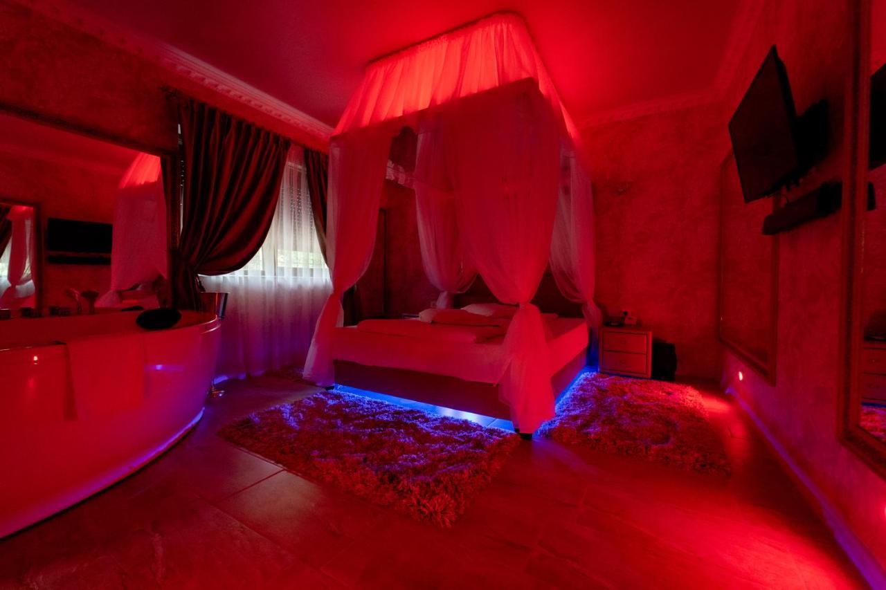 Anadi Hotel Boutique Braşov Extérieur photo