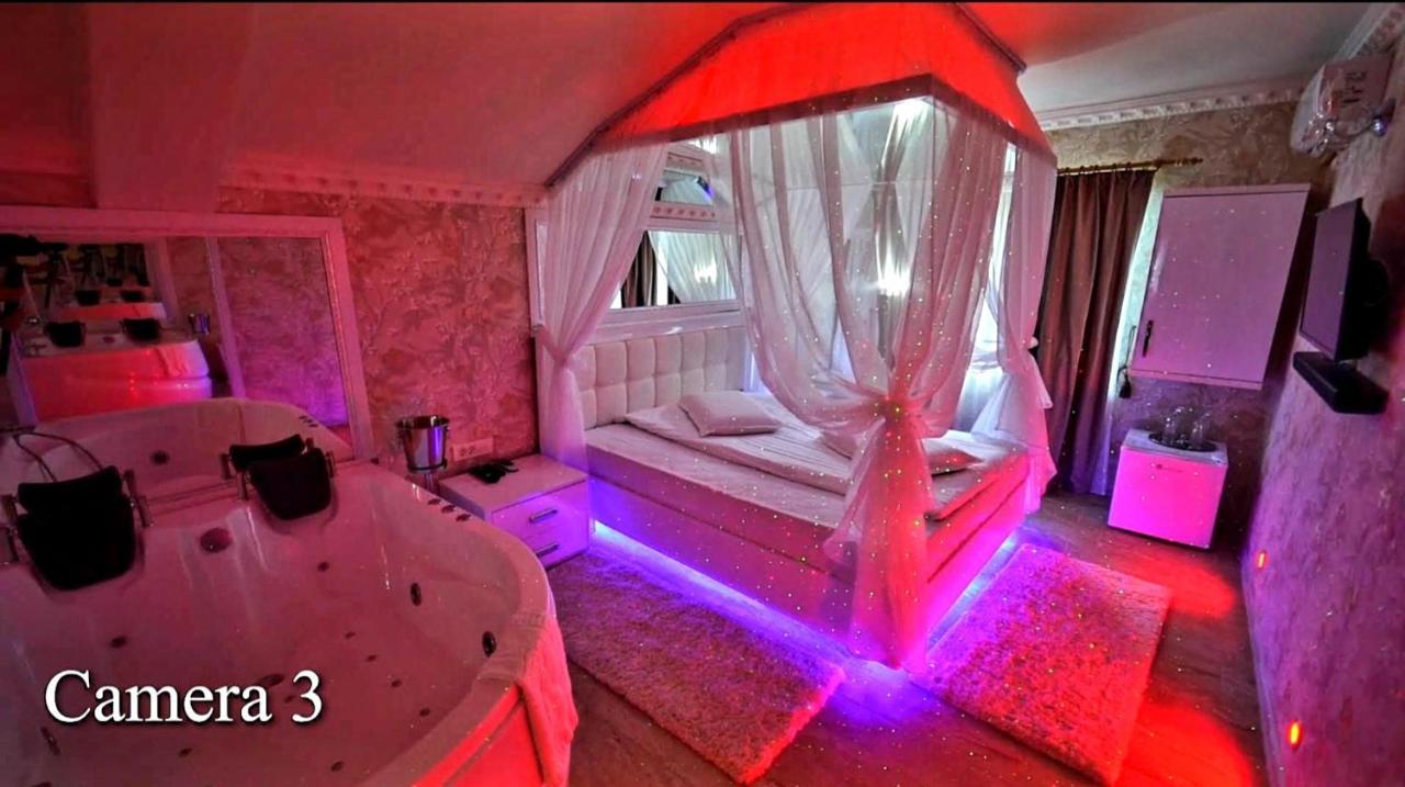 Anadi Hotel Boutique Braşov Extérieur photo