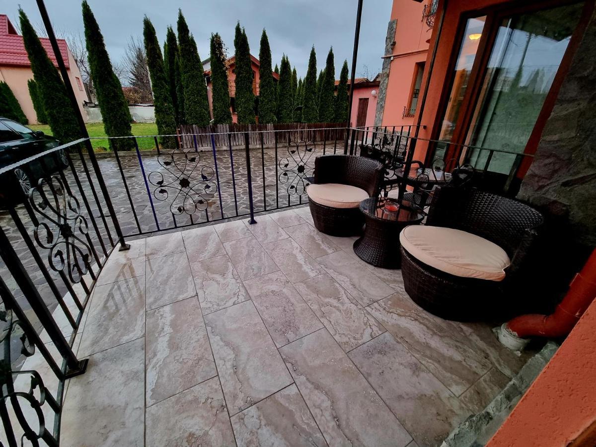 Anadi Hotel Boutique Braşov Extérieur photo