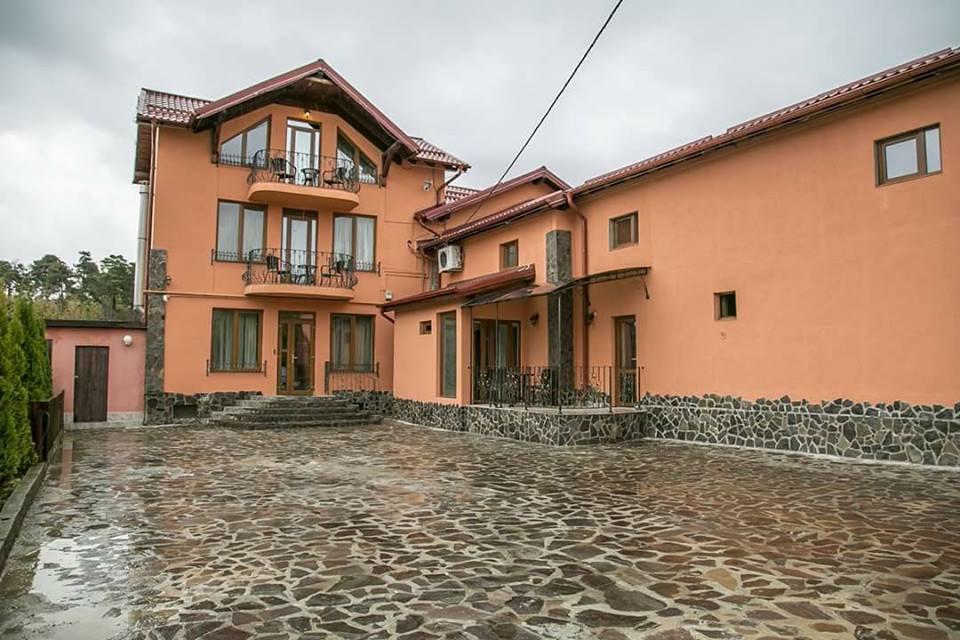 Anadi Hotel Boutique Braşov Extérieur photo